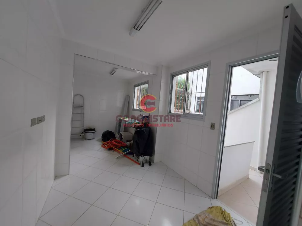 Casa à venda com 3 quartos, 200m² - Foto 4