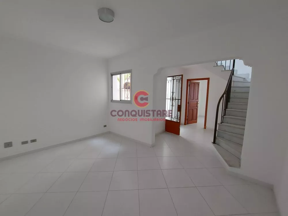 Casa à venda com 3 quartos, 200m² - Foto 1