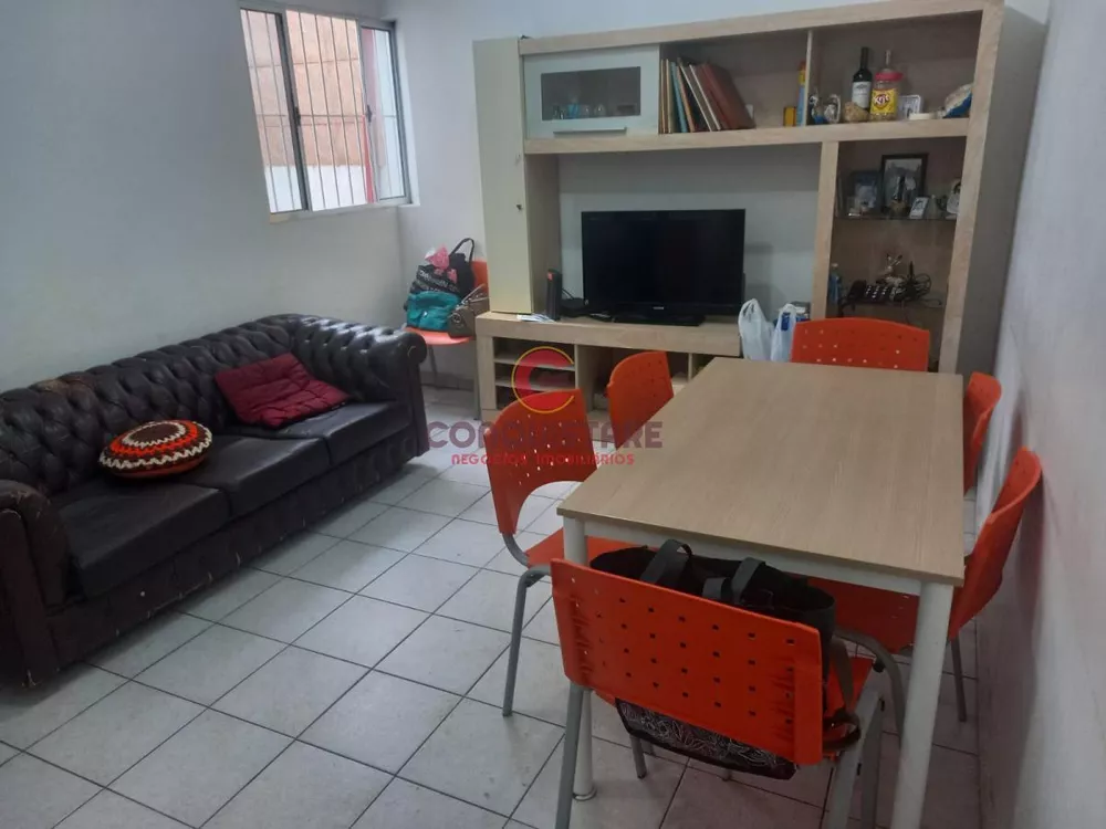 Casa à venda com 2 quartos, 70m² - Foto 2