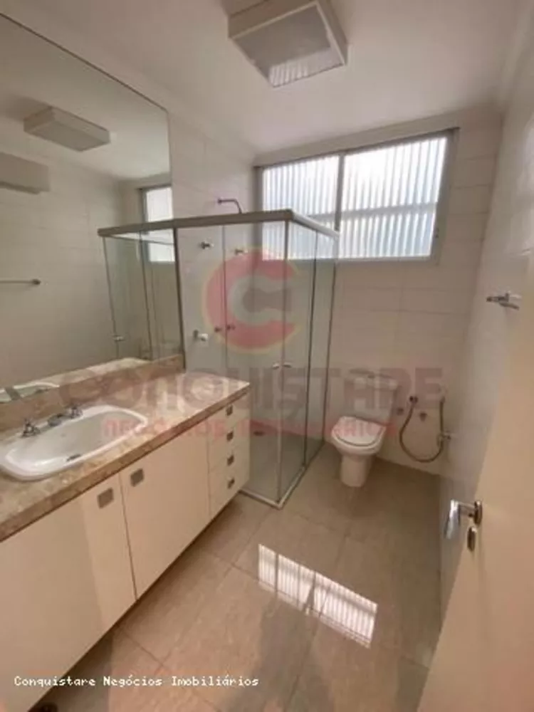 Apartamento para alugar com 4 quartos, 200m² - Foto 3