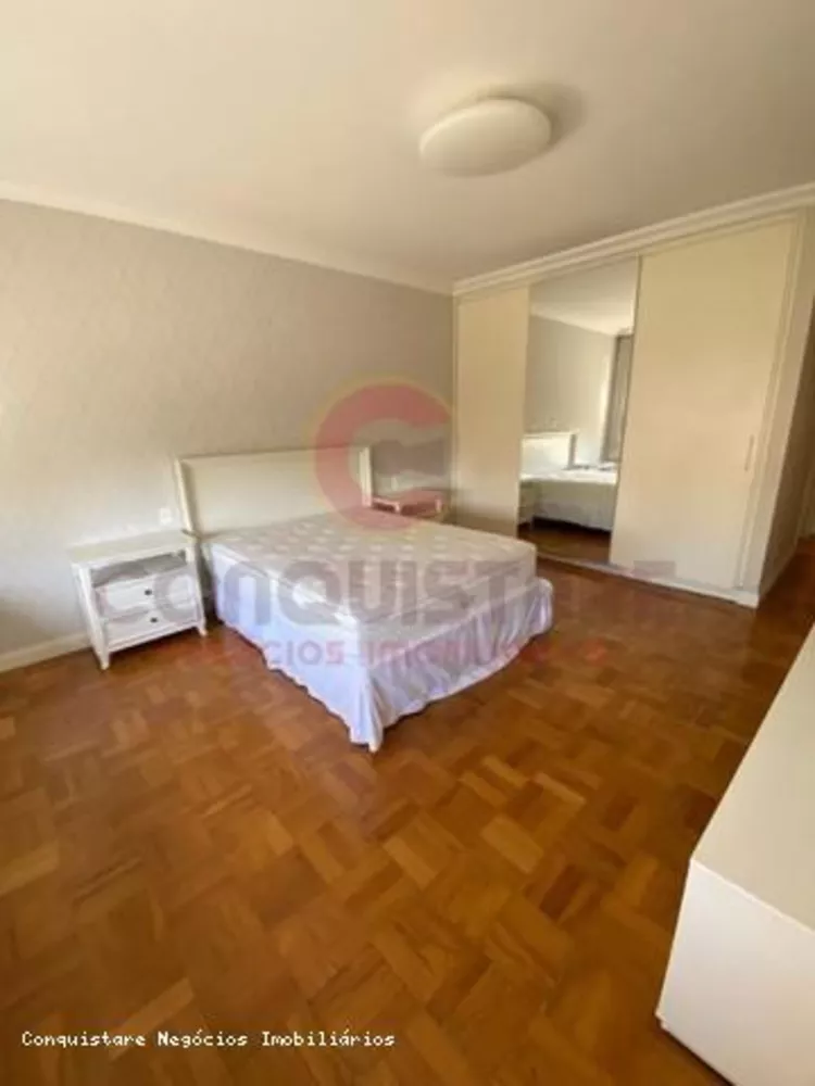 Apartamento para alugar com 4 quartos, 200m² - Foto 2