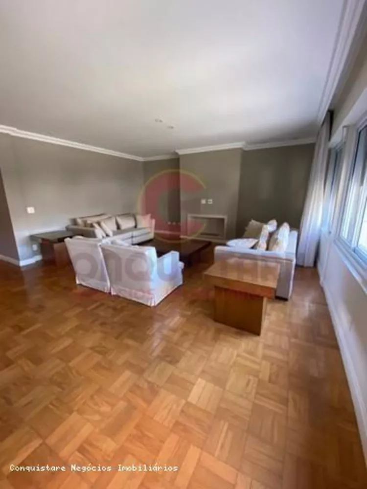 Apartamento para alugar com 4 quartos, 200m² - Foto 1