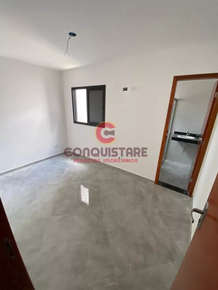 Casa à venda com 2 quartos, 60m² - Foto 4