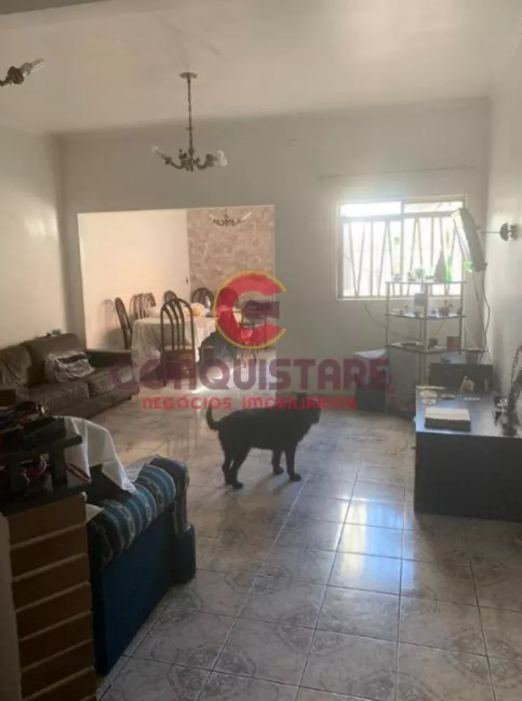 Casa à venda com 4 quartos, 200m² - Foto 4