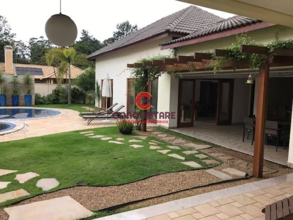 Casa à venda com 4 quartos, 950m² - Foto 2