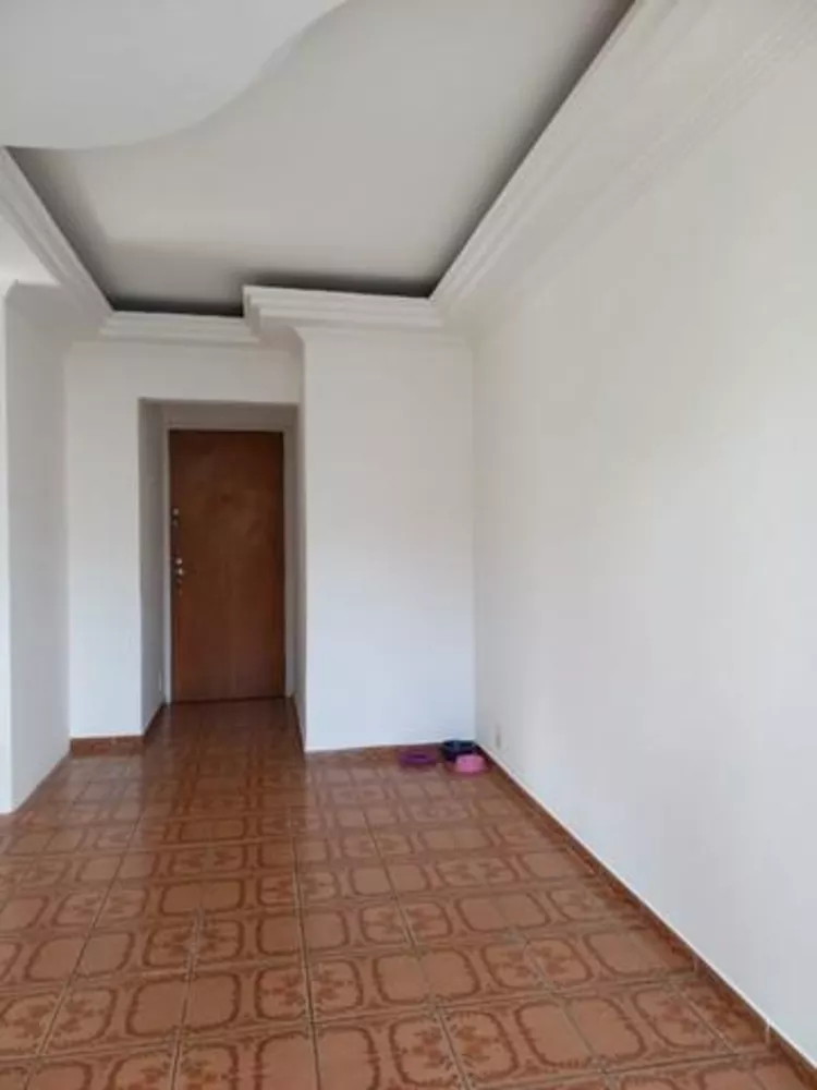 Apartamento à venda com 1 quarto, 37m² - Foto 2