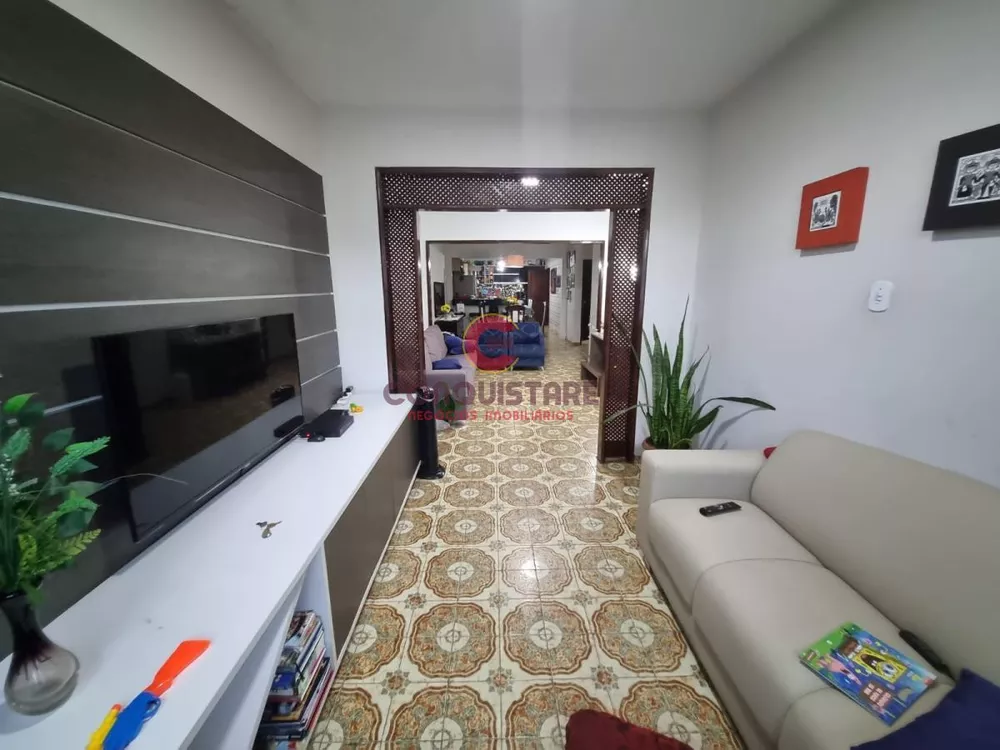 Casa à venda com 3 quartos, 330m² - Foto 3