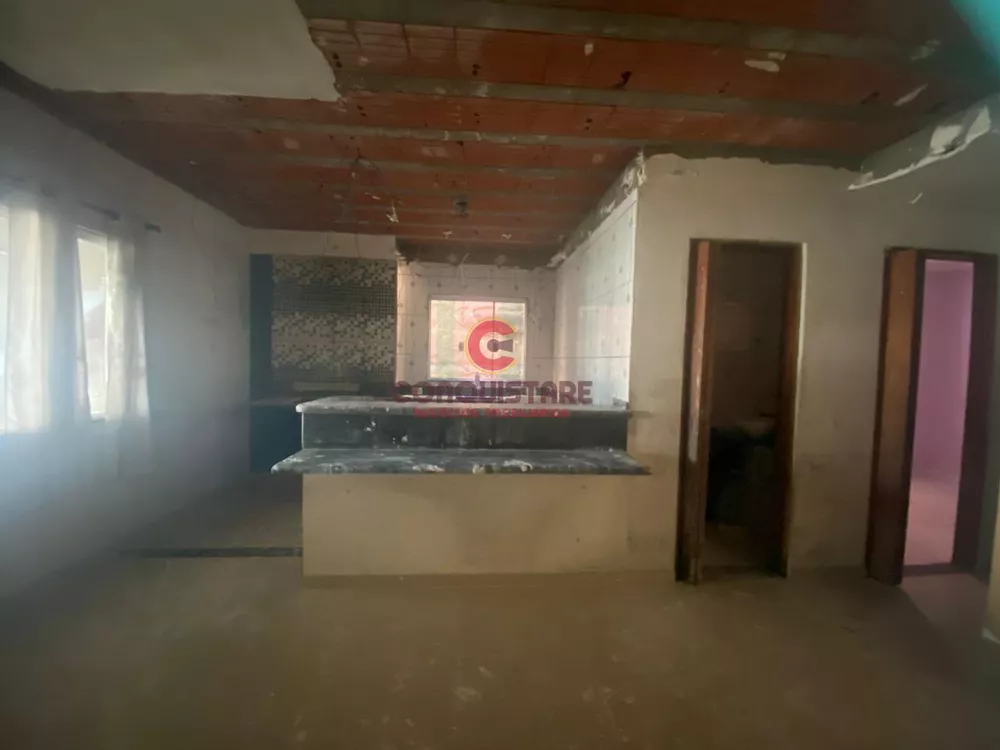 Casa à venda com 5 quartos, 176m² - Foto 3