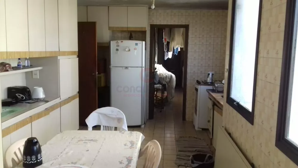 Apartamento à venda com 3 quartos, 220m² - Foto 3