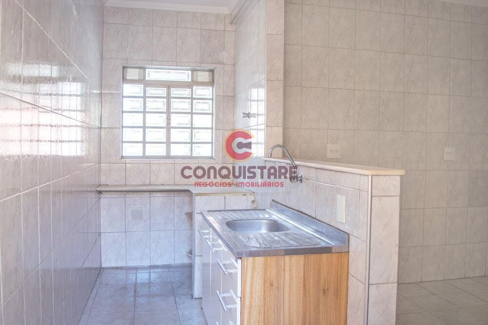 Casa à venda com 3 quartos, 266m² - Foto 1