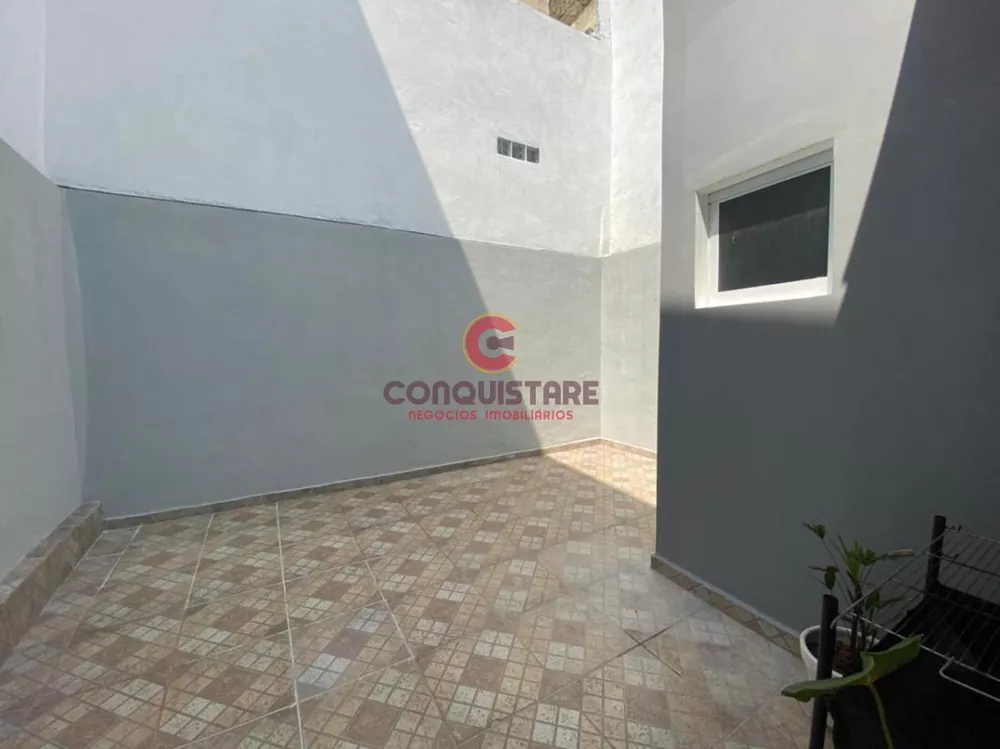 Casa à venda com 2 quartos, 125m² - Foto 2