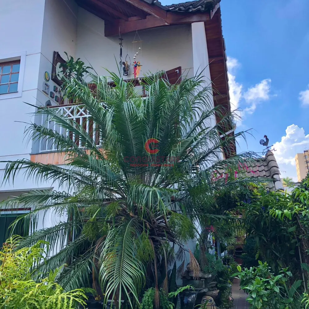 Sobrado, 3 quartos, 218 m² - Foto 1