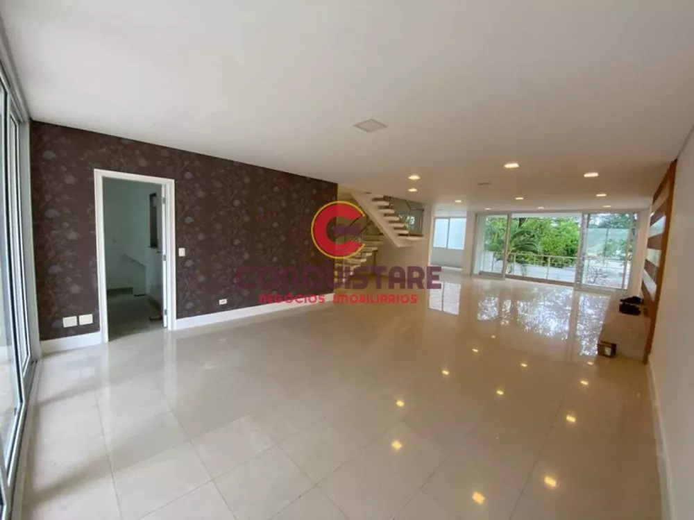 Casa para alugar com 4 quartos, 425m² - Foto 1