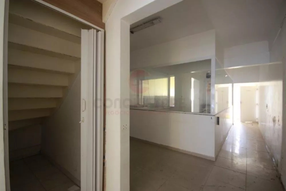 Prédio Inteiro à venda com 3 quartos, 120m² - Foto 2