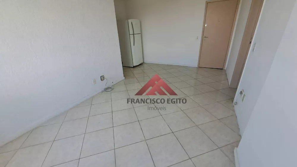 Apartamento à venda com 2 quartos, 62m² - Foto 1