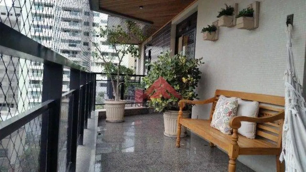 Apartamento, 3 quartos, 215 m² - Foto 1