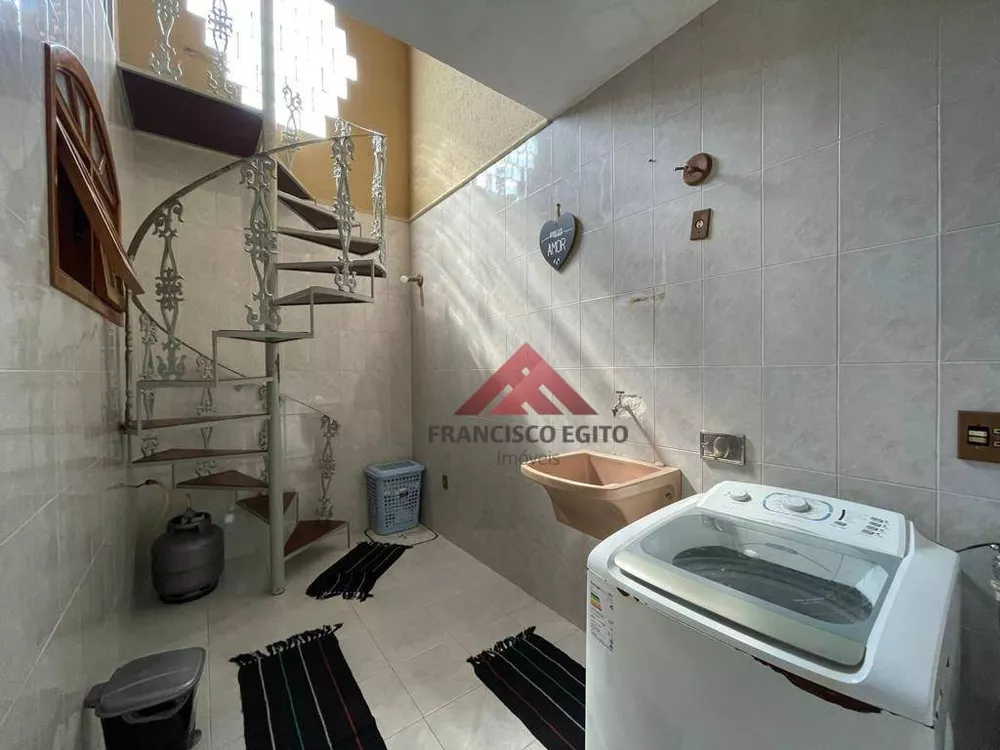 Casa, 4 quartos, 306 m² - Foto 1