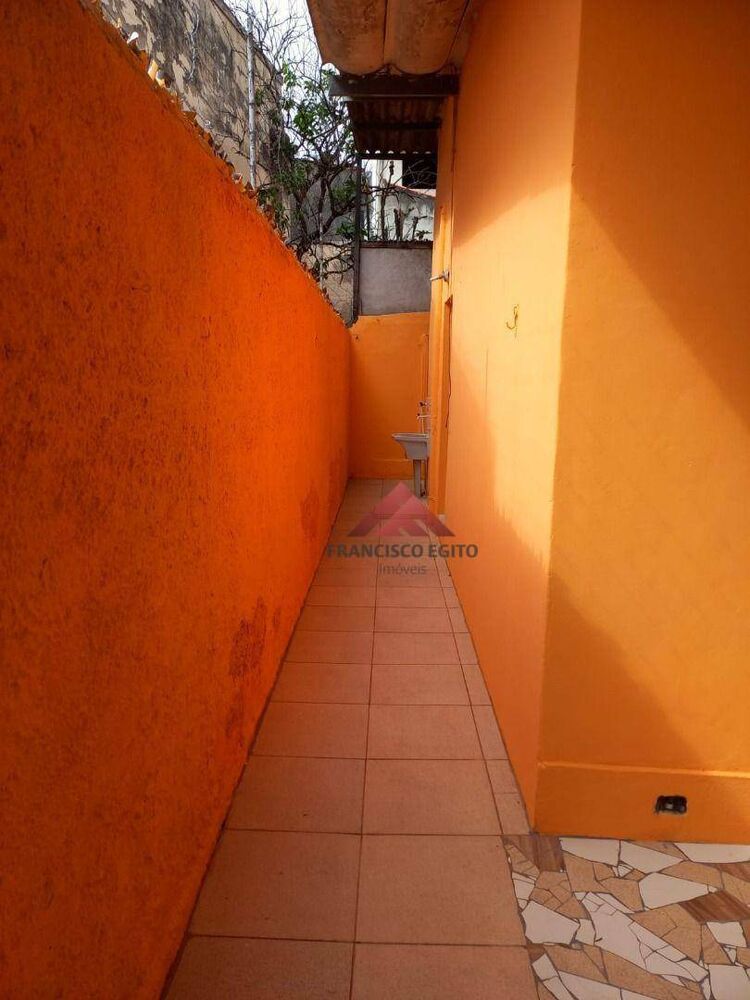 Casa à venda com 2 quartos, 110m² - Foto 2