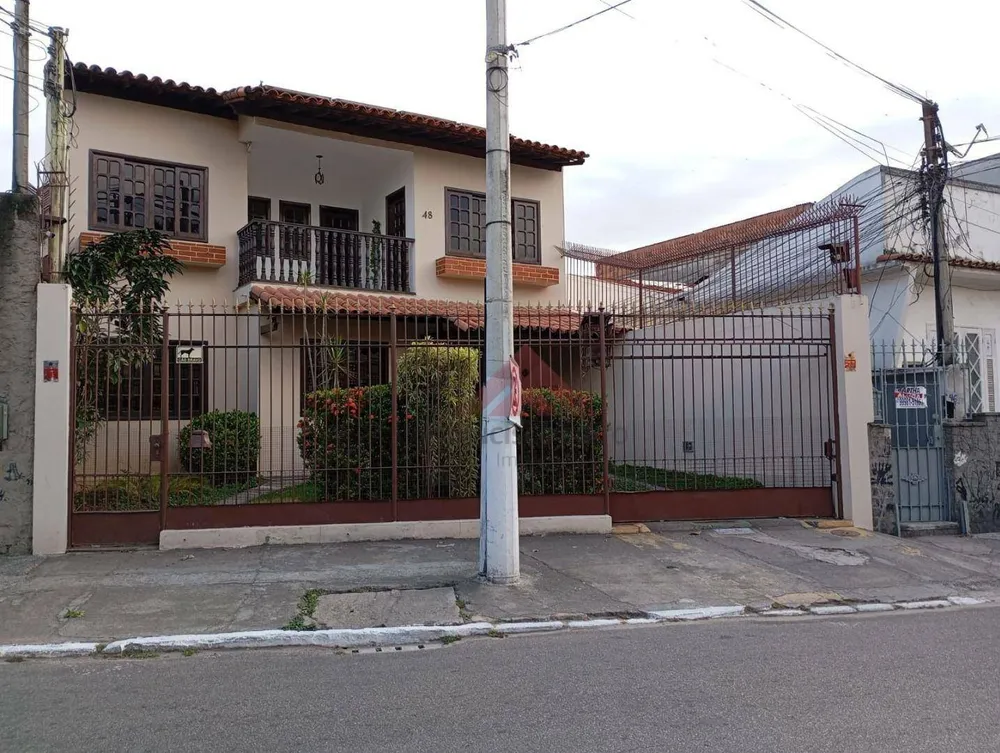 Casa, 5 quartos, 294 m² - Foto 2