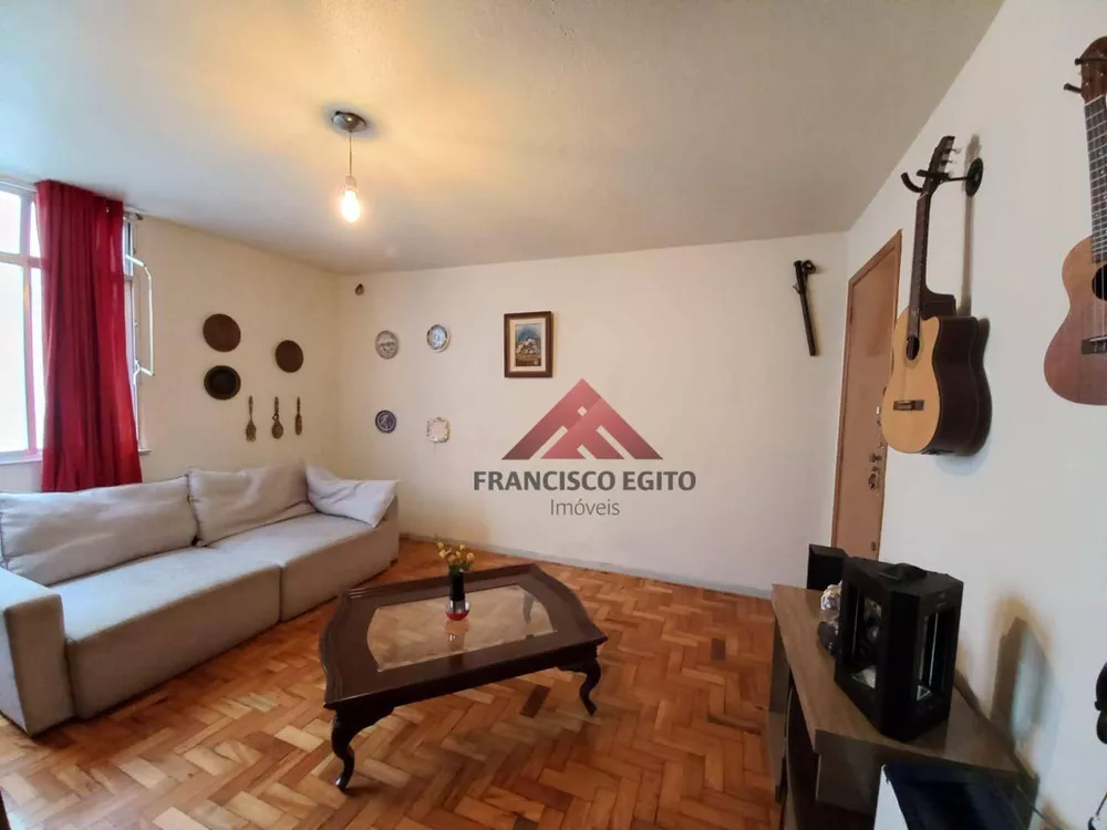 Apartamento à venda com 2 quartos, 62m² - Foto 1