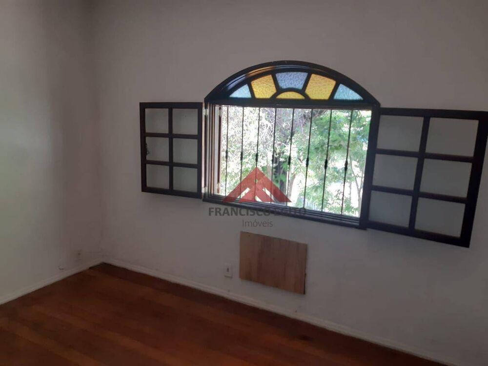 Casa à venda com 3 quartos, 150m² - Foto 4