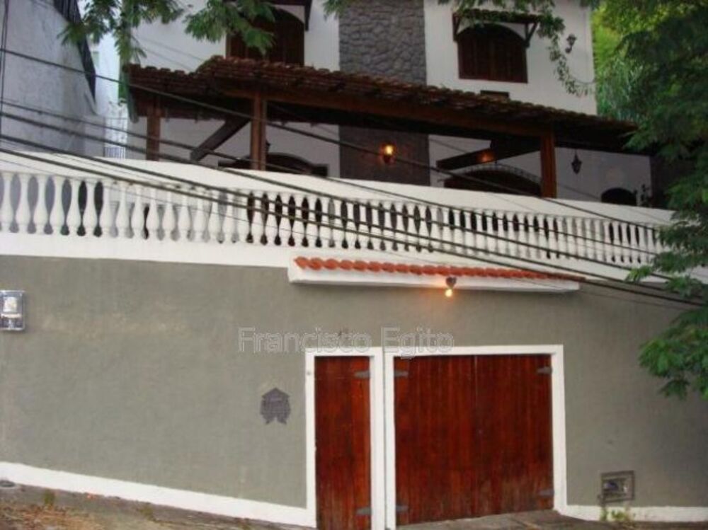 Casa à venda com 3 quartos, 150m² - Foto 1