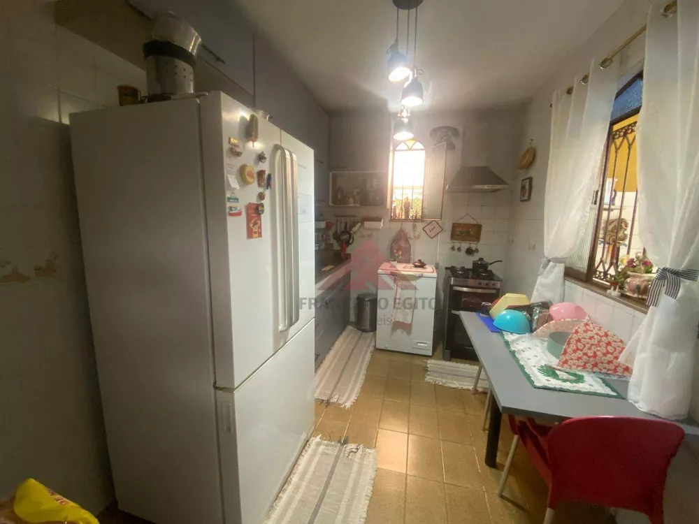 Casa, 3 quartos, 250 m² - Foto 9