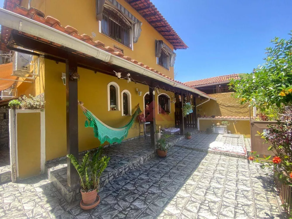 Casa, 3 quartos, 250 m² - Foto 1