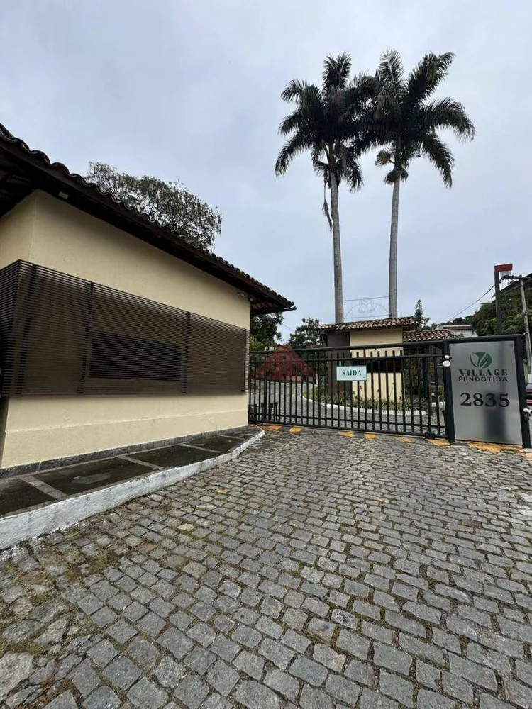 Loteamento e Condomínio, 1300 m² - Foto 1