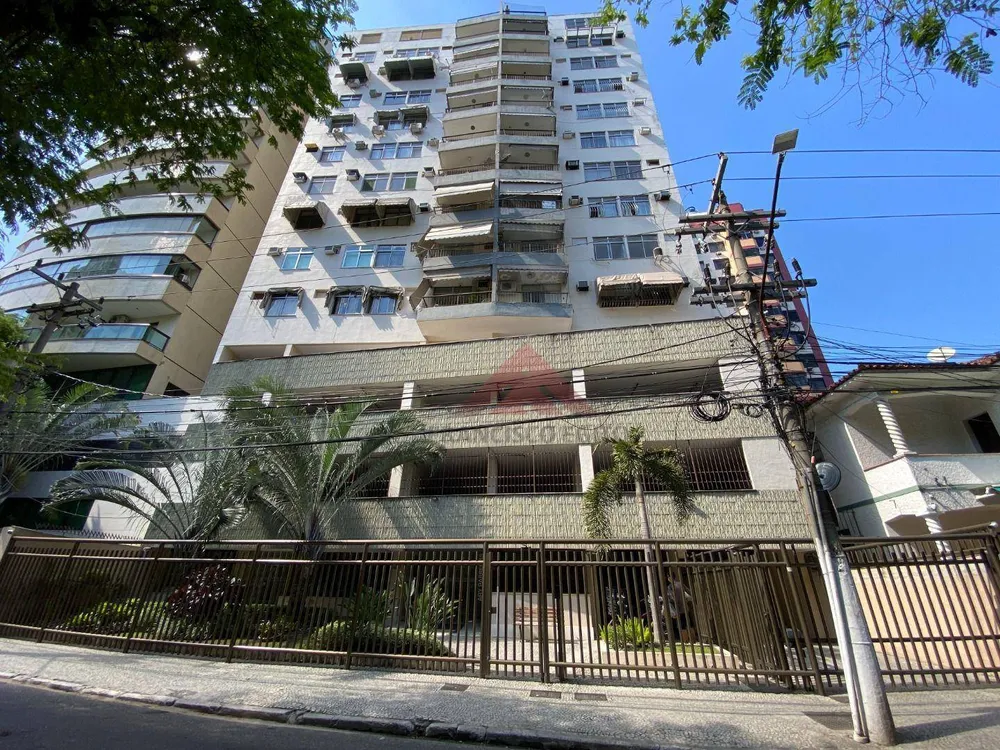 Cobertura, 3 quartos, 220 m² - Foto 2