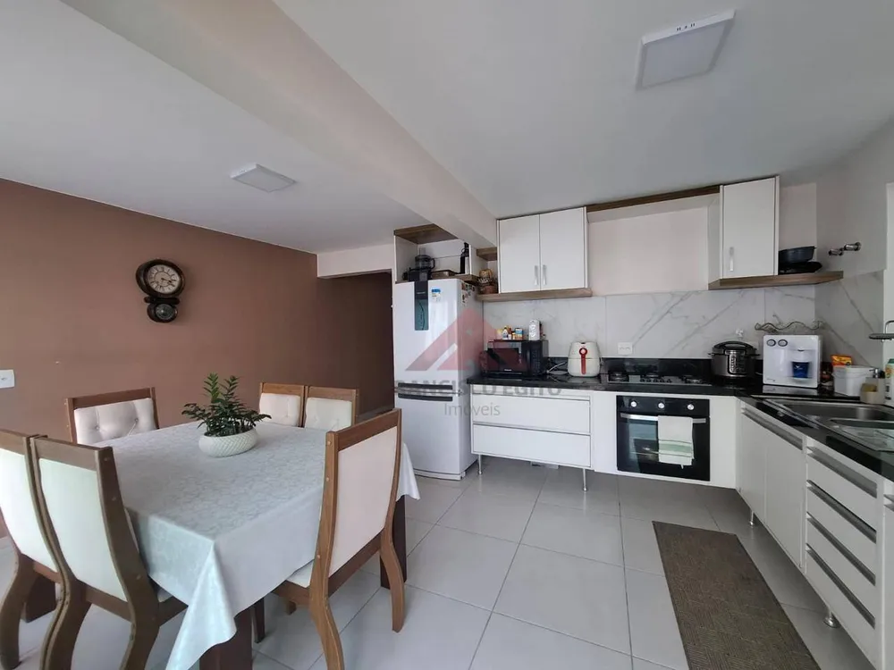 Casa, 7 quartos, 295 m² - Foto 3