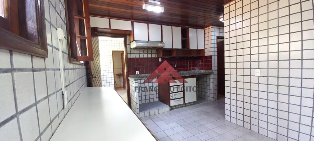 Casa, 6 quartos, 333 m² - Foto 3