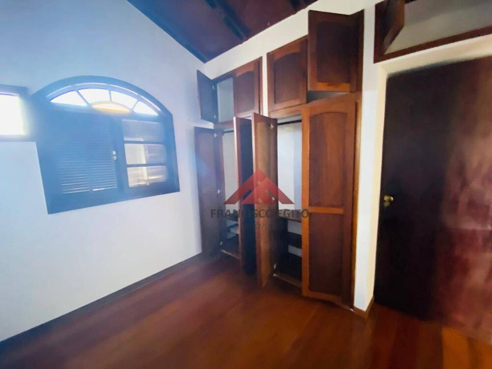 Casa à venda com 5 quartos, 273m² - Foto 3