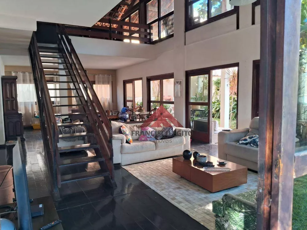 Casa, 3 quartos, 247 m² - Foto 1