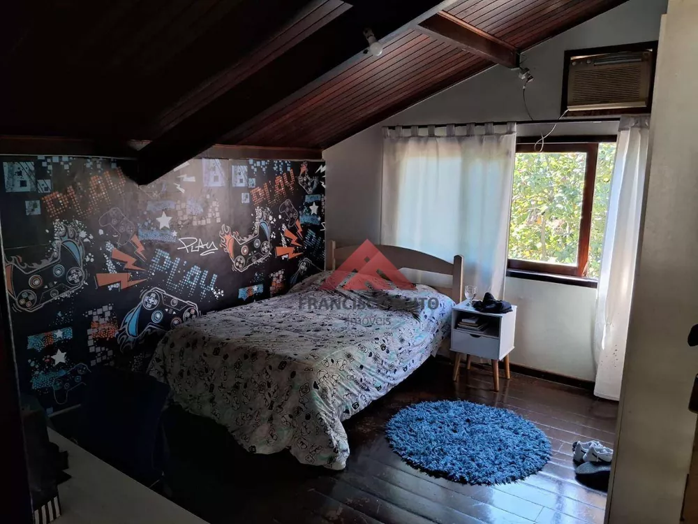 Casa, 3 quartos, 247 m² - Foto 2