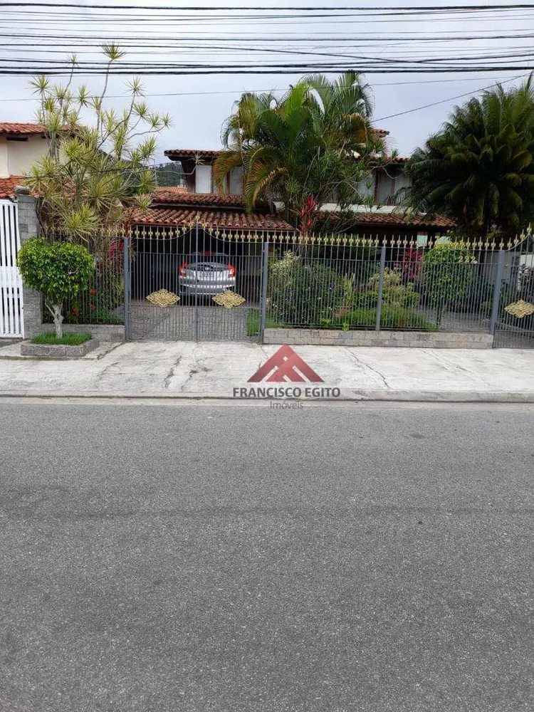 Casa, 6 quartos, 300 m² - Foto 4