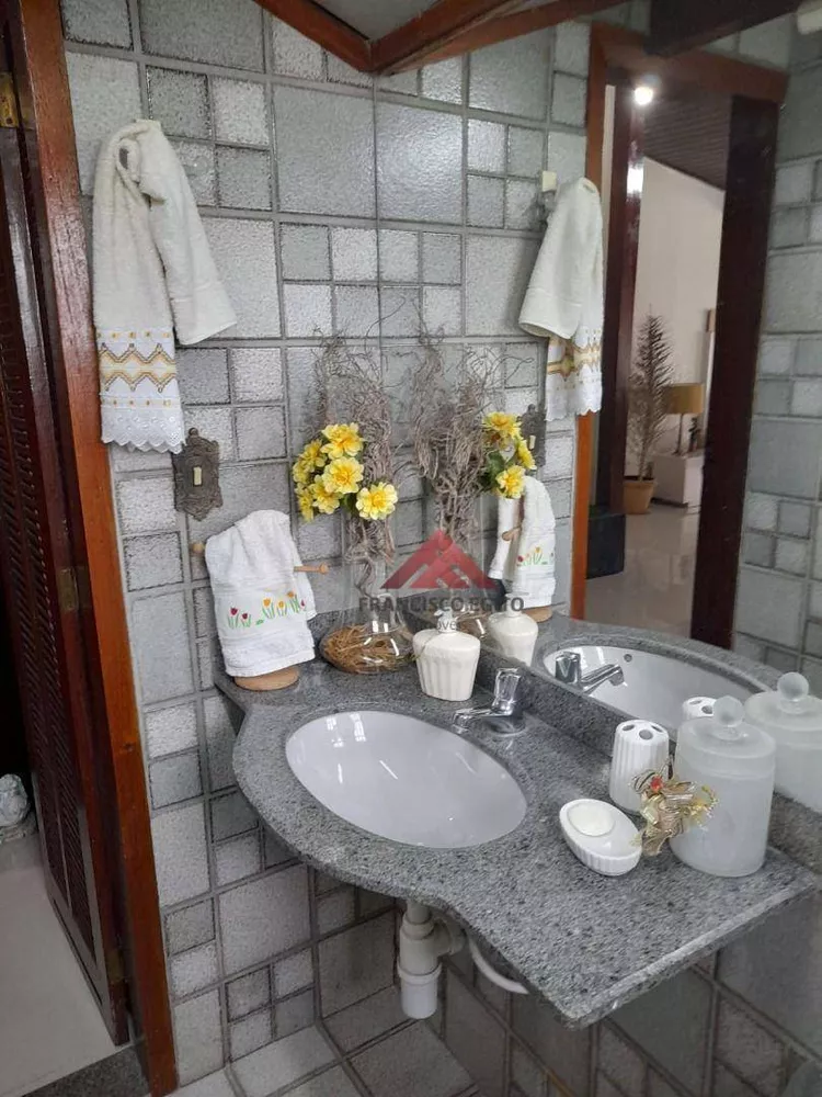 Casa, 6 quartos, 300 m² - Foto 17