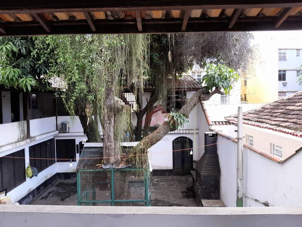 Casa, 5 quartos, 246 m² - Foto 1