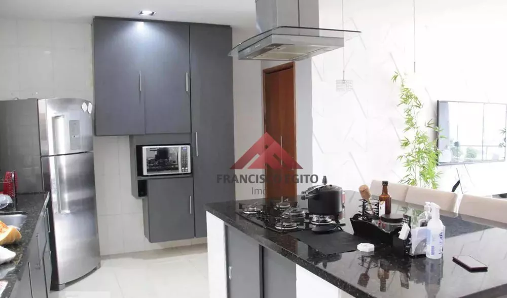 Casa, 4 quartos, 250 m² - Foto 27