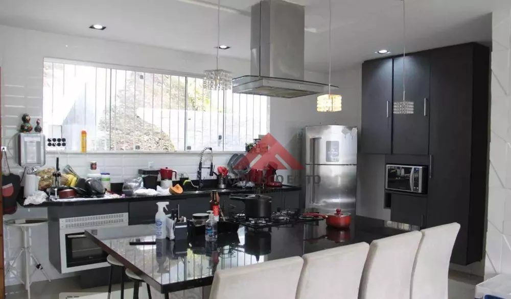 Casa, 4 quartos, 250 m² - Foto 4