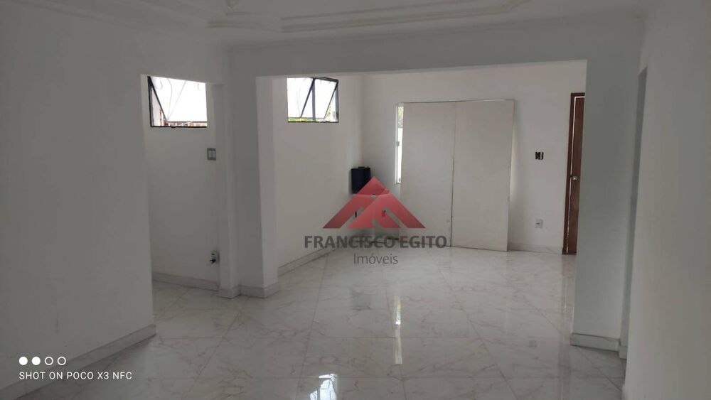 Casa para alugar com 3 quartos, 420m² - Foto 2