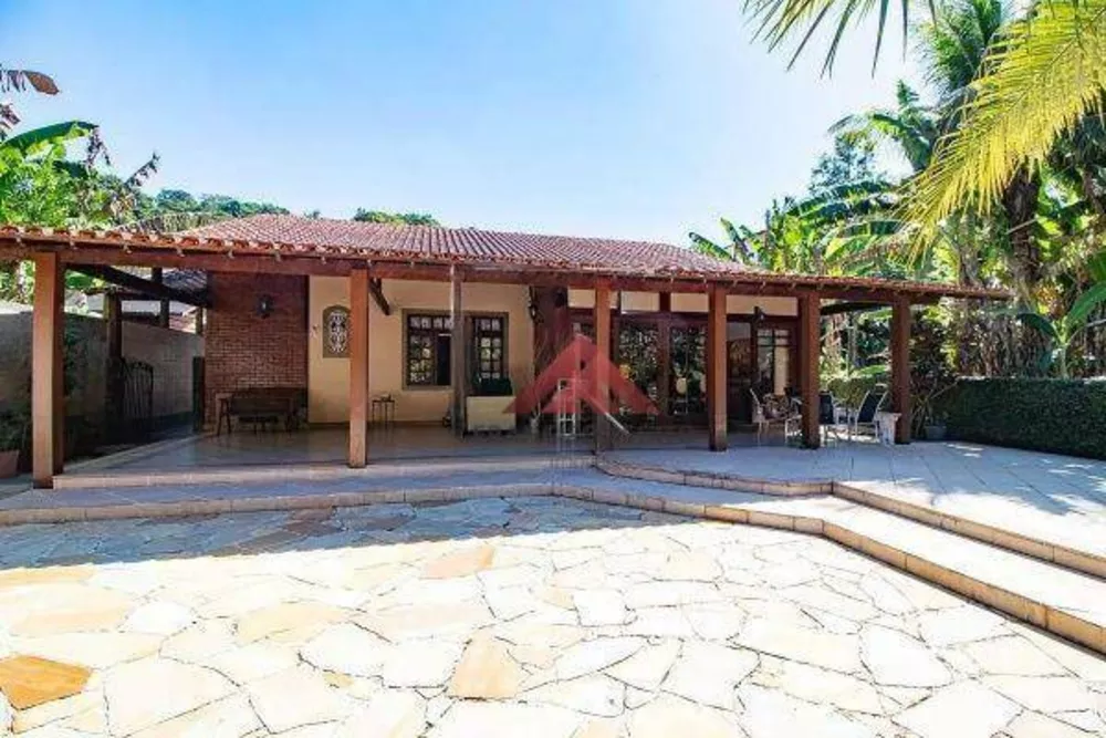 Casa, 3 quartos, 196 m² - Foto 1