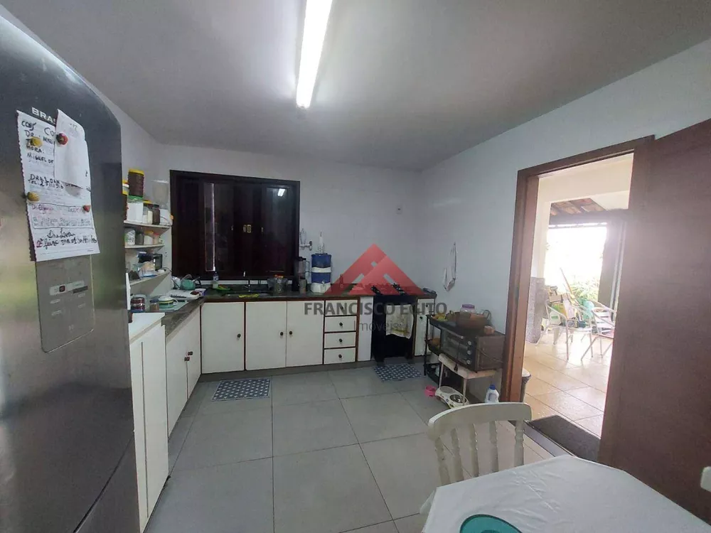 Casa, 5 quartos, 271 m² - Foto 2