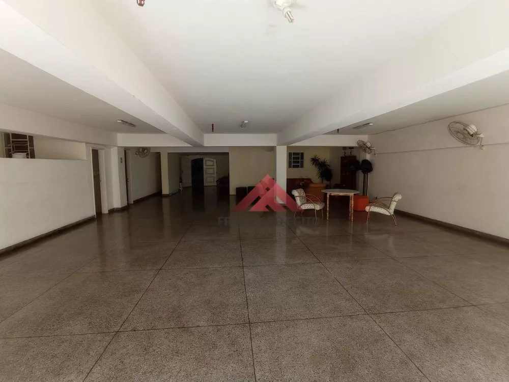 Apartamento à venda com 3 quartos, 78m² - Foto 2