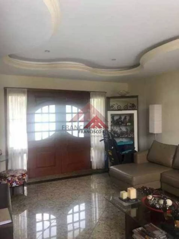 Casa, 4 quartos, 290 m² - Foto 1