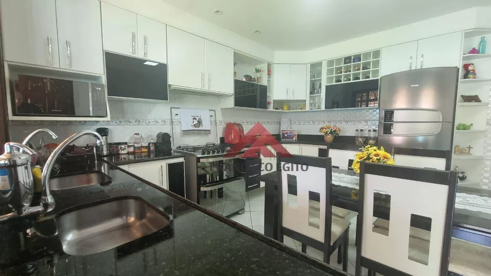 Casa, 3 quartos, 280 m² - Foto 9