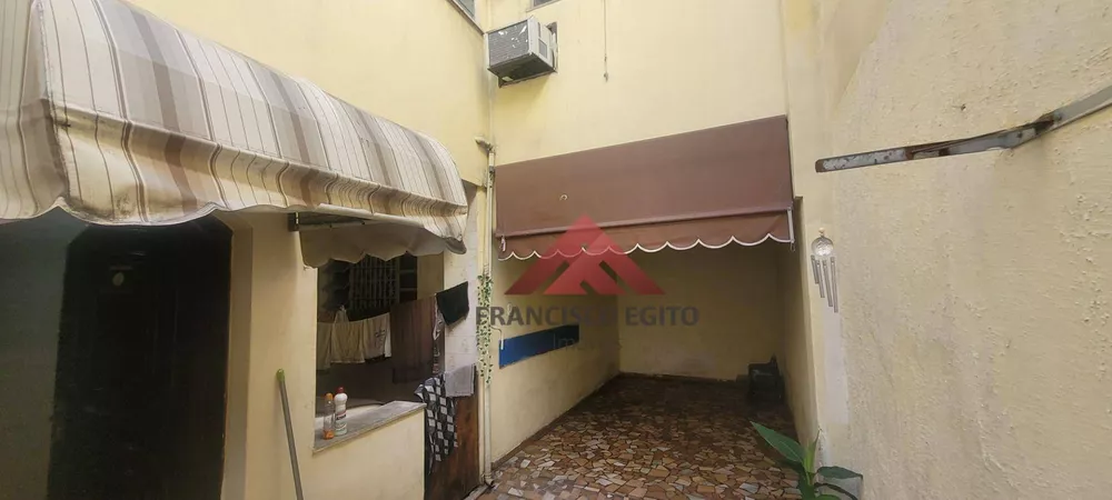 Casa, 4 quartos, 218 m² - Foto 1