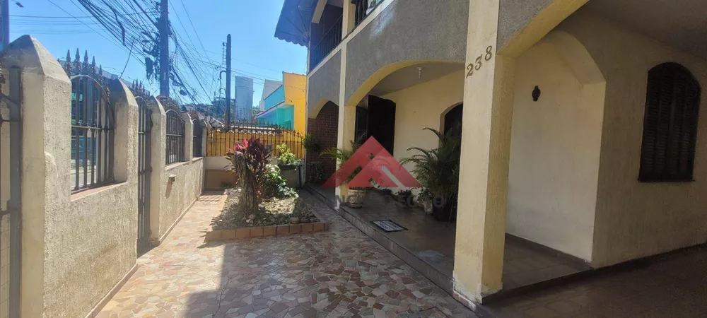 Casa, 4 quartos, 218 m² - Foto 9