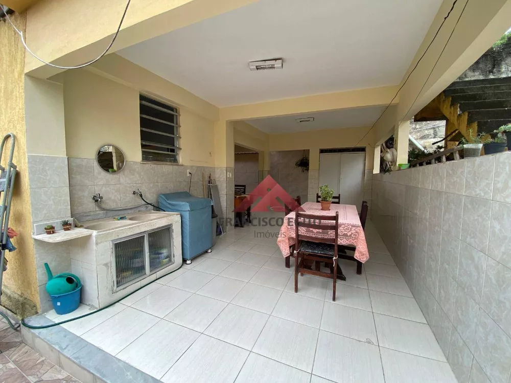 Casa, 5 quartos, 160 m² - Foto 2