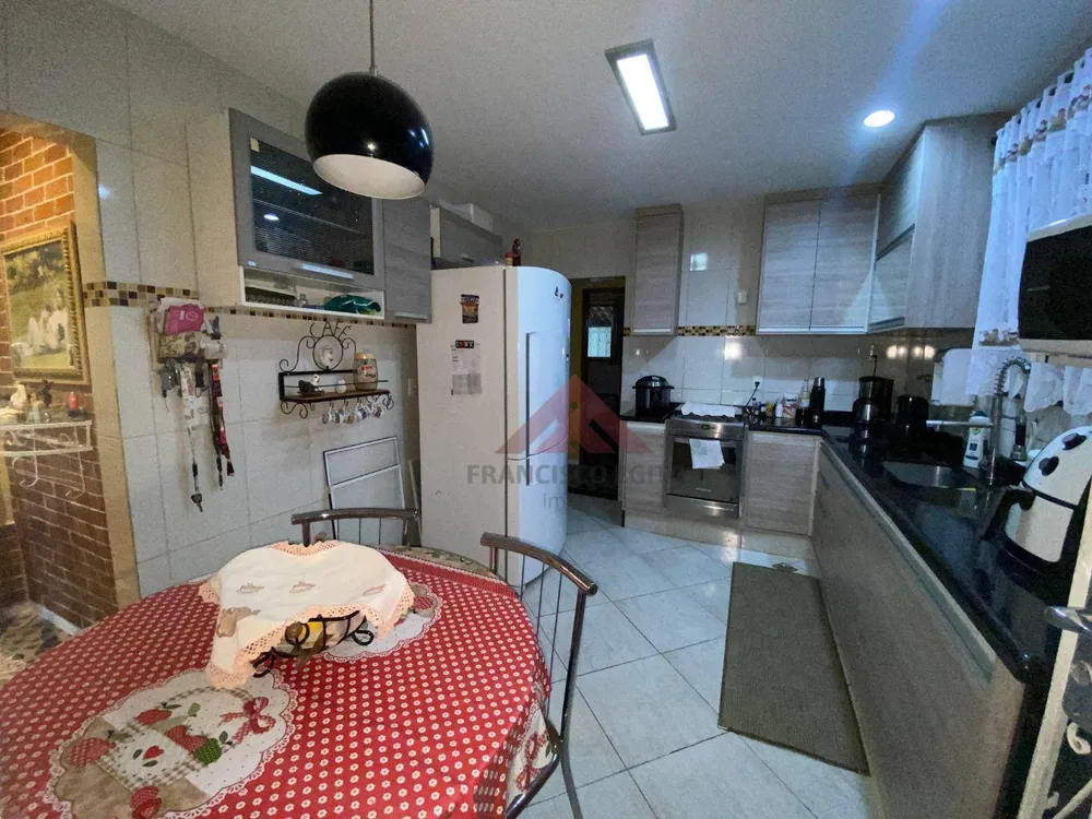 Casa, 3 quartos, 185 m² - Foto 8